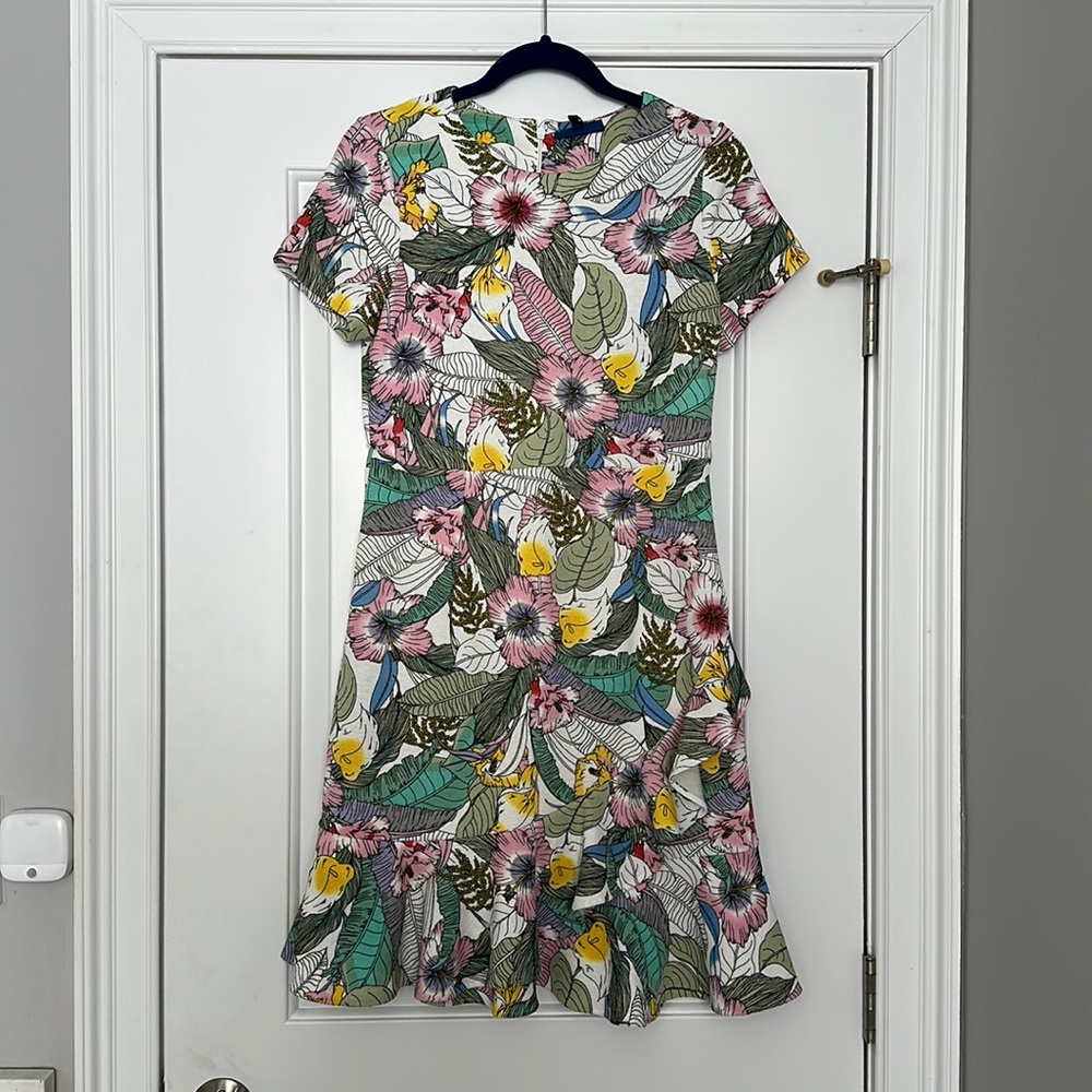 NWT Apt9 Women's Size M White Pastel Multicolor Floral Cap Sleeve Flounce Dress
